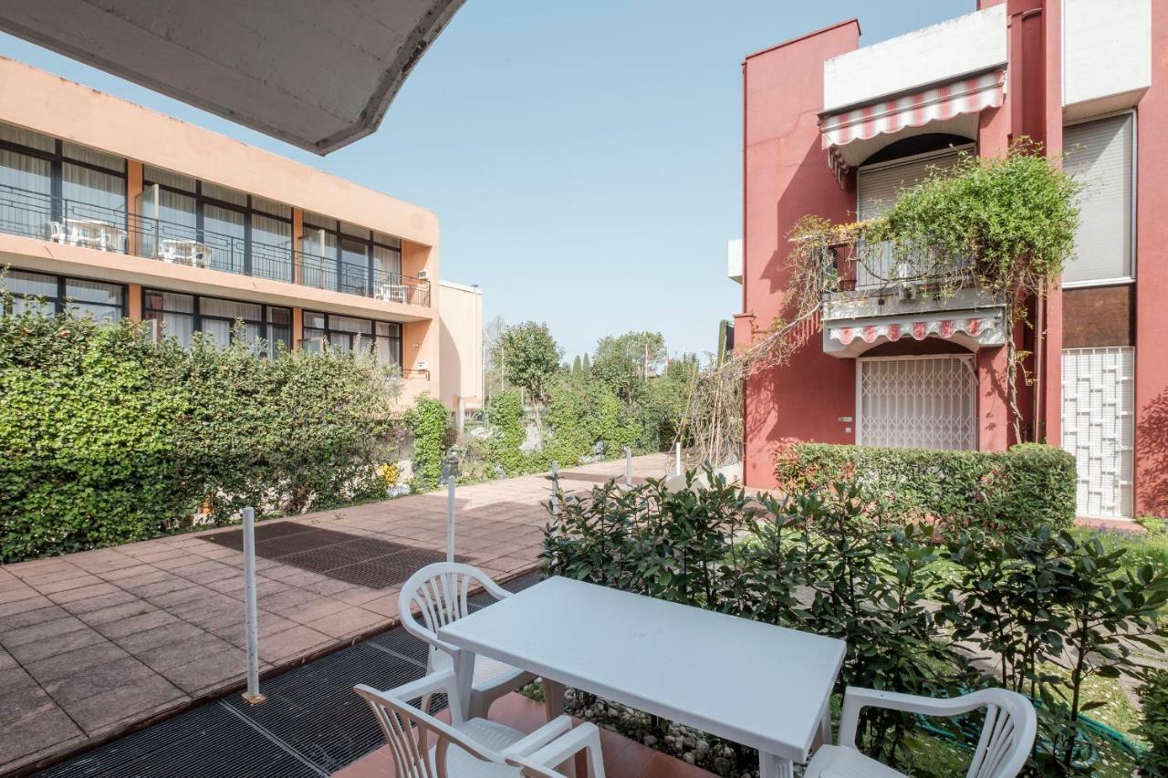 Residence Holiday Sirmione B8 Экстерьер фото